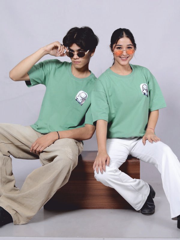 Finding love - Premium pistha green oversize T-shirt